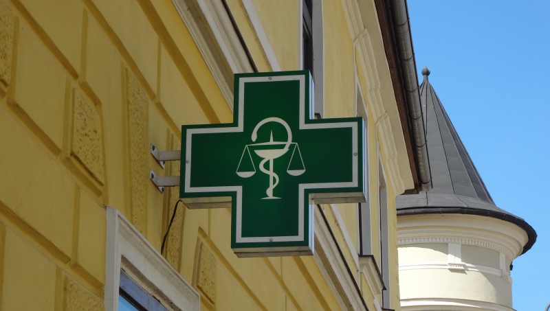 pharmacie-LUCERAM-min_logo-pharmacy-3215049